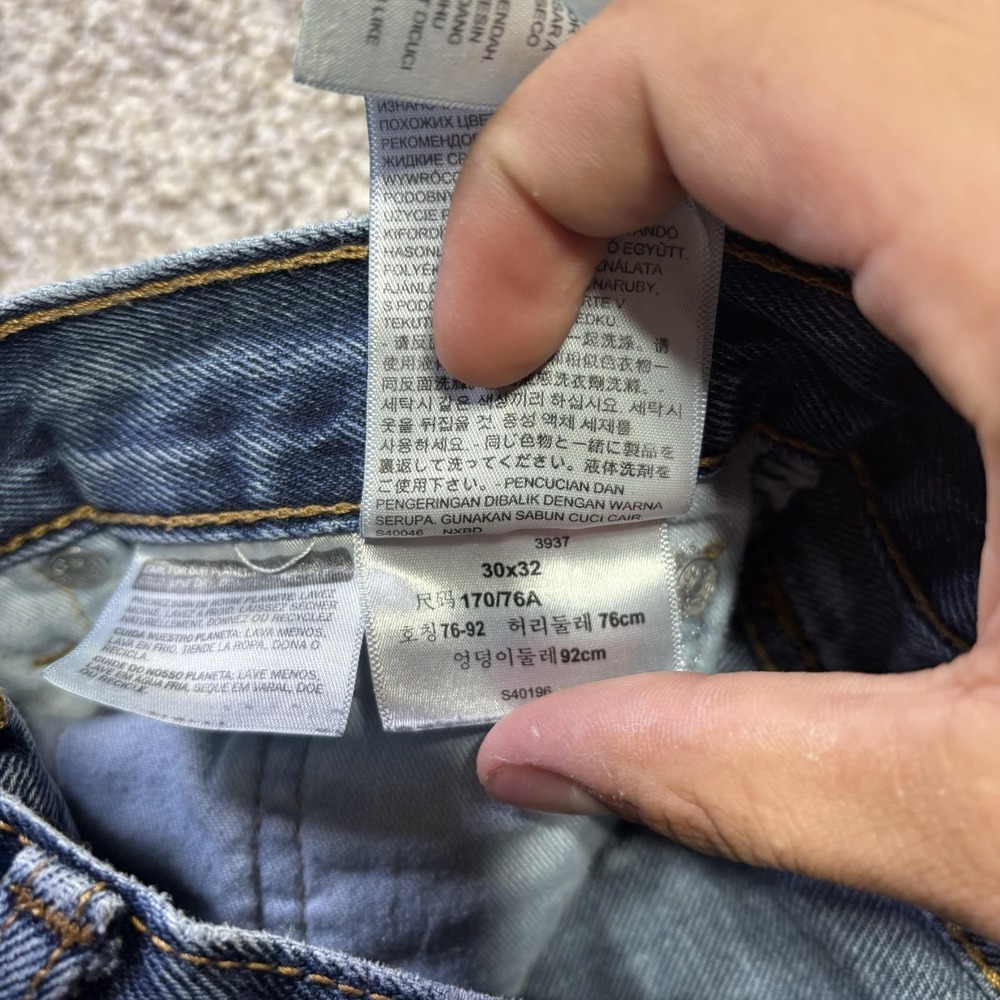 Levis 505 Jeans Mens 30x30 Blue Medium Wash Straight Denim Distressed Pants - Picture 12 of 12